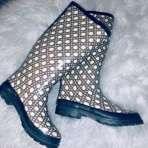 Super comfy, soft Rain boots